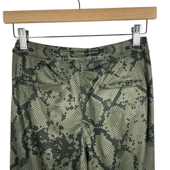 Lululemon Jet Crop Slim Luxtreme Pants Ziggy Snake Fatigue Green Gator Size 4 - Picture 13 of 16